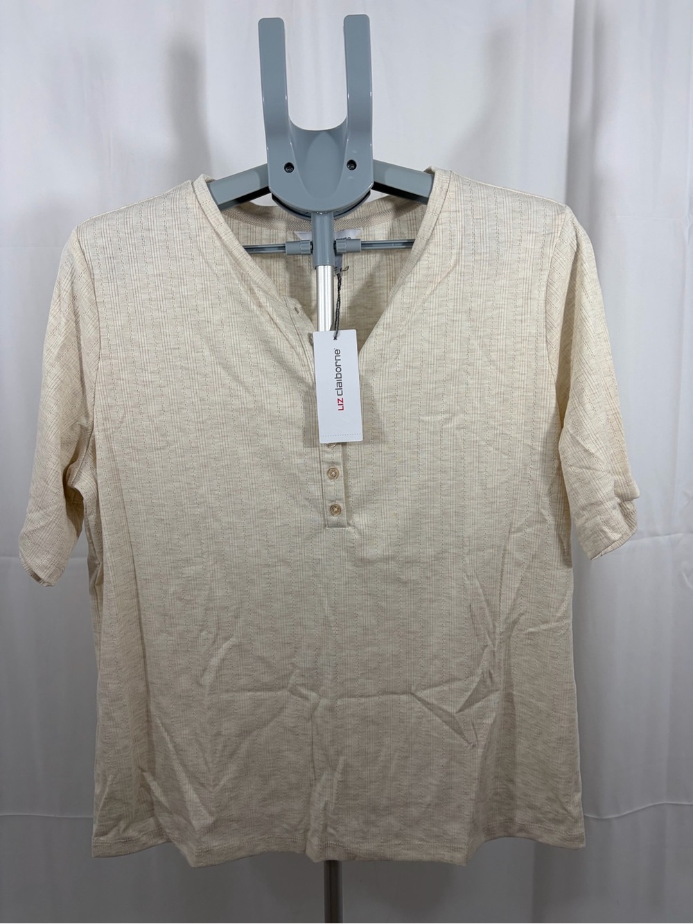 NWT Liz Claiborne Women’s Size XL Beige Soft Short Sleeve Top